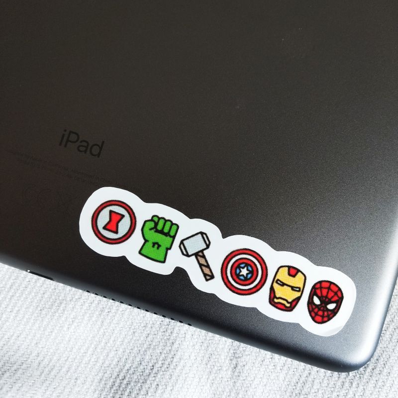 Marvel Icons die-cut sticker