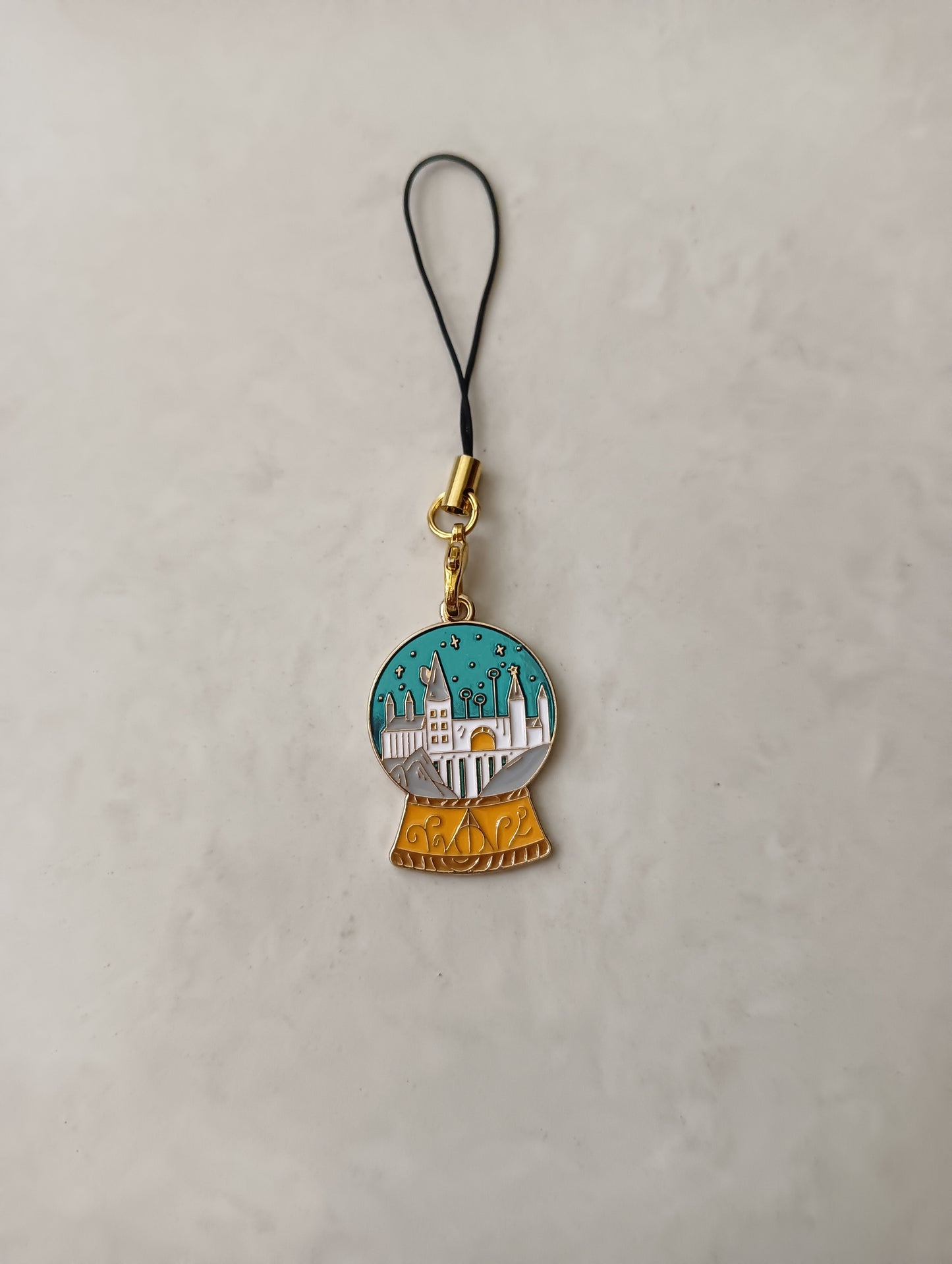 Hogwarts Enamel Charm